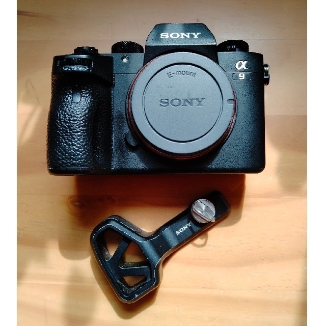 SONY(ソニー)の【動作良好】SONY α9 ILCE-9 中古 GP-X1EM付 スマホ/家電/カメラのカメラ(ミラーレス一眼)の商品写真
