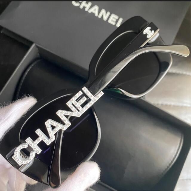 新作入荷!!】 CHANEL - サングラス スクエア ホワイトロゴ CCマーク
