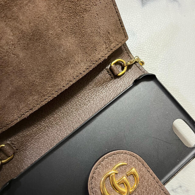 Gucci(グッチ)のGUCCI♡iphone♡ケース♡チェーン スマホ/家電/カメラのスマホアクセサリー(iPhoneケース)の商品写真