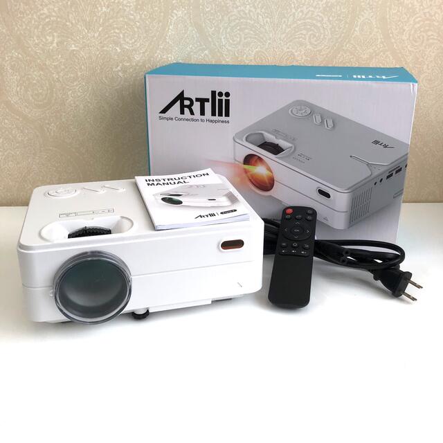 新品特価】 プロジェクターBluetooth-Artlii Enjoy2 ホームプロジェクター120ANSI 高輝度 小型 WiFi 1080PフルHD対応内蔵スピーカー  台形補正HDMI/USB/VGA/SD/AV/パソコン/タブレット/PS3/PS：papillonbrown店