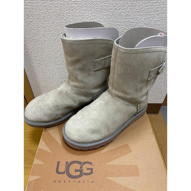 UGG ムートンブーツ　W REMORA 22cm