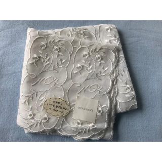 ニナリッチ(NINA RICCI)のNINA RICCI／ニナリッチ 白 刺繍ハンカチ☆結婚式などに☆(ハンカチ)