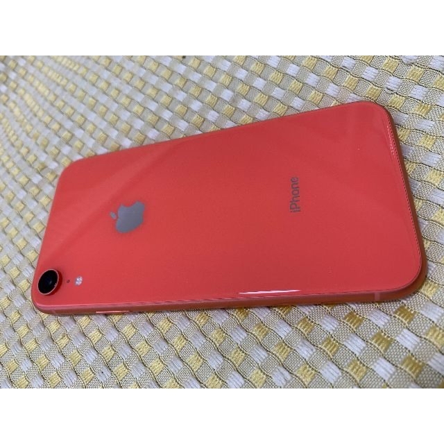 Apple(アップル)のあいん様専用iPhone XR 128G コーラル simロックなし　良品  スマホ/家電/カメラのスマートフォン/携帯電話(スマートフォン本体)の商品写真