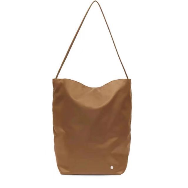 芸能人愛用 The Row N/S Park Tote