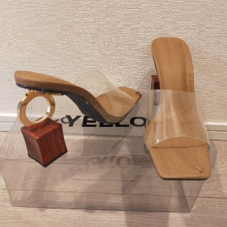 新品同様　YELLO　リングサンダル　S　変形ヒール　ブラウン　ゴールド　ウッド(サンダル)