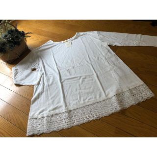 アースミュージックアンドエコロジー(earth music & ecology)の新品アース♡裾レースカットソー(カットソー(長袖/七分))