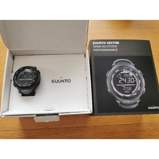 SUUNTO(スント)のsuunto vector(ミリタリーグリーン) メンズの時計(腕時計(デジタル))の商品写真