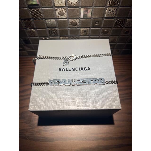 Balenciaga(バレンシアガ)のBalenciaga Typo Turn ネックレス レディースのアクセサリー(ネックレス)の商品写真