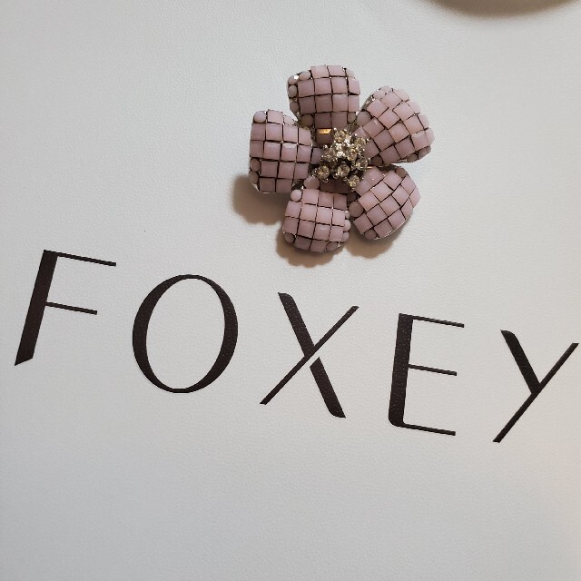 FOXEY フォクシー お花 ブローチ フラワーブローチ - ブローチ/コサージュ