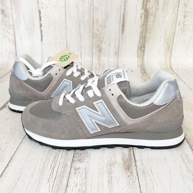 New Balance(ニューバランス)の【26.0cm】ニューバランス ML574 EVG グレー 展開店舗限定モデル メンズの靴/シューズ(スニーカー)の商品写真