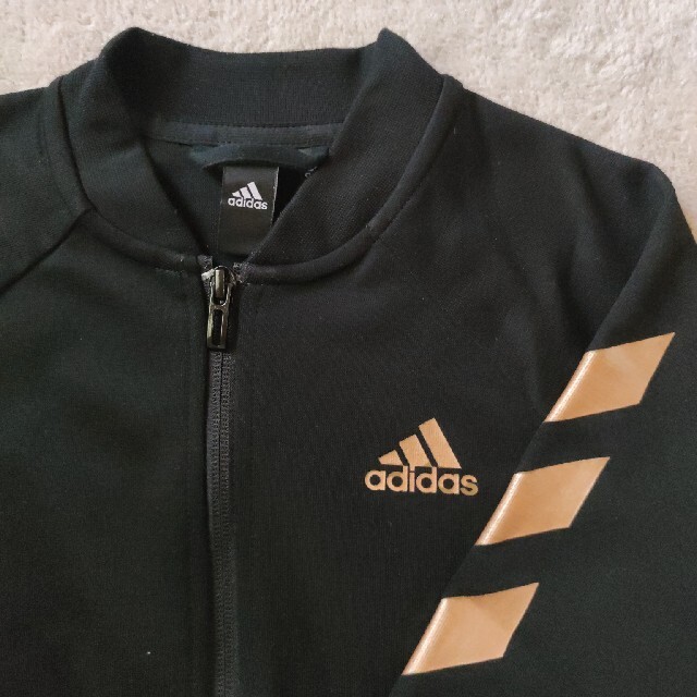 adidas(アディダス)のアディダス　140㌢ジャージ上下セット スポーツ/アウトドアのサッカー/フットサル(ウェア)の商品写真