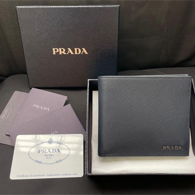 国産品 PRADA 財布.二つ折り 美品.正規品.未使用品 PRADA 折り財布