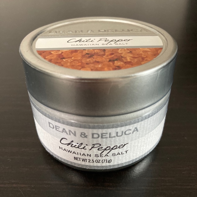 DEAN & DELUCA(ディーンアンドデルーカ)のディーン＆デルーカ　チリペッパー　ハワイアンシーソルト ハワイ限定　71g 食品/飲料/酒の食品(調味料)の商品写真