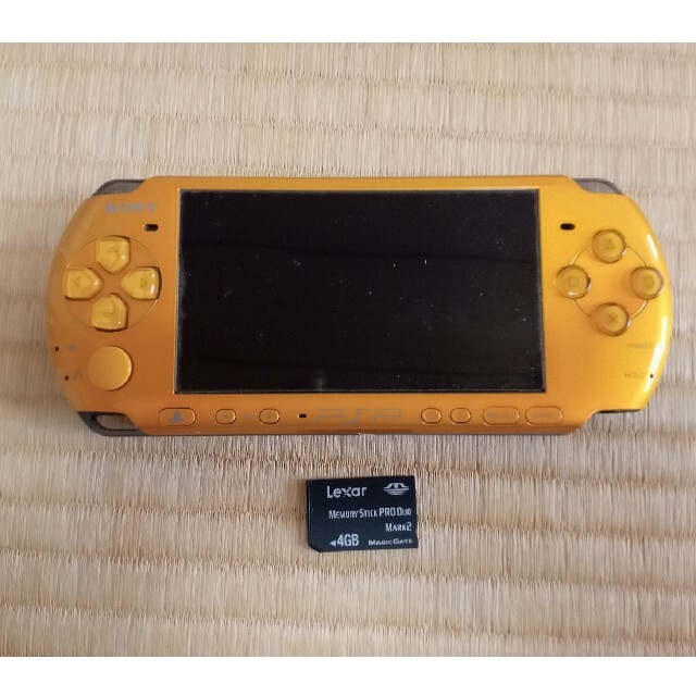 古典 PlayStation Portable - PSP本体２台＋ソフト８本 携帯用ゲーム機本体