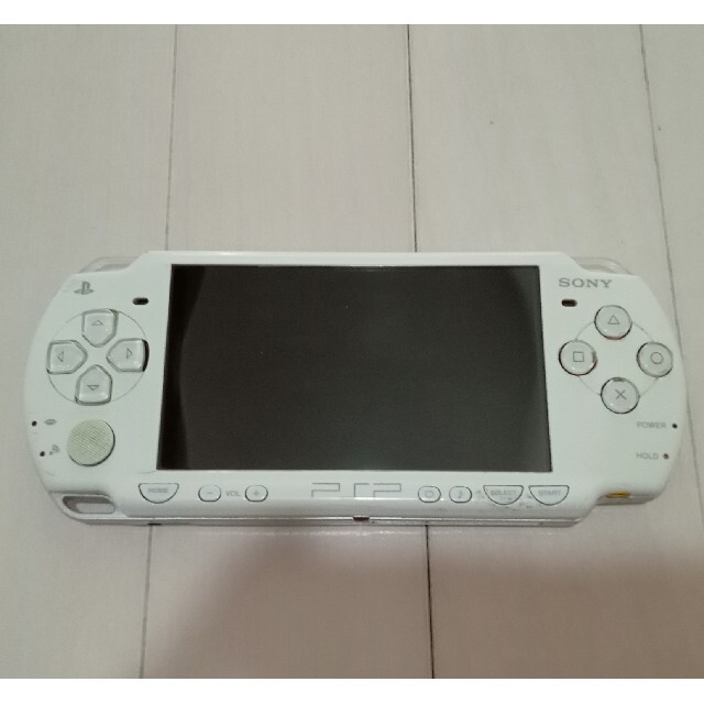 PlayStation Portable(プレイステーションポータブル)のPSP本体２台＋ソフト８本 エンタメ/ホビーのゲームソフト/ゲーム機本体(携帯用ゲーム機本体)の商品写真