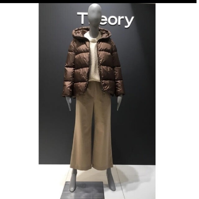 theory(セオリー)のセオリー　19AW　リバーシブル　ダウン　サイズS　　定価7万 レディースのジャケット/アウター(ダウンジャケット)の商品写真