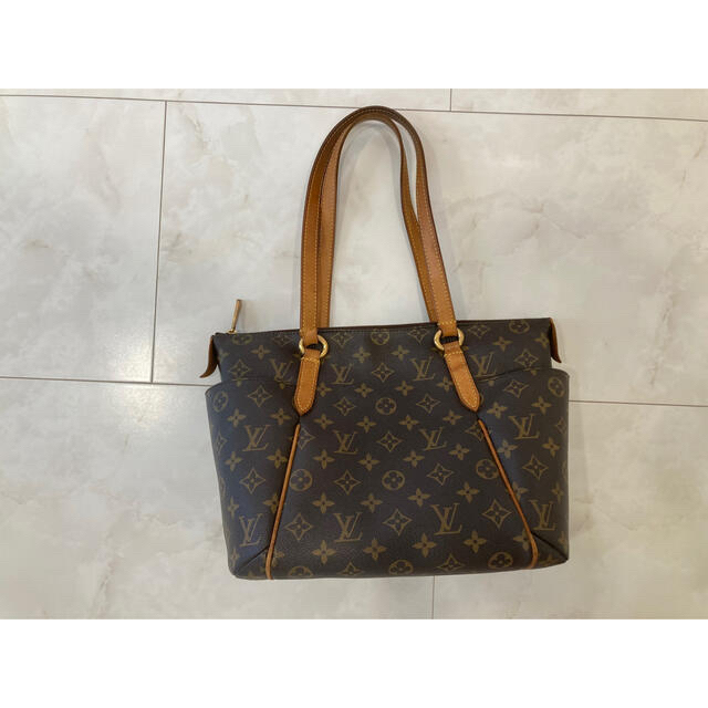 LOUIS VUITTON(ルイヴィトン)の美品　ルイヴィトン　モノグラム　トータリーPM  トートバッグ　人気　バッグ レディースのバッグ(トートバッグ)の商品写真