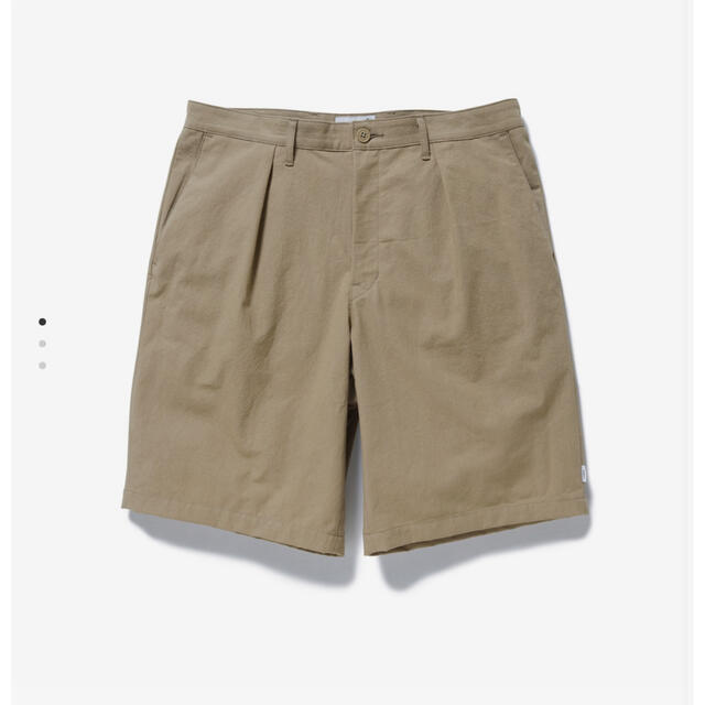 W)taps(ダブルタップス)のwtaps tuck shorts ベージュsupreme 22ss メンズのパンツ(ショートパンツ)の商品写真