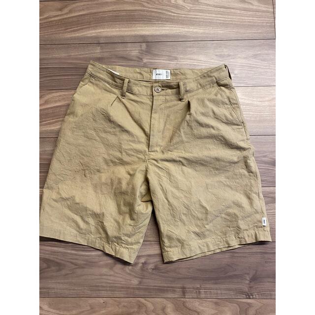 W)taps(ダブルタップス)のwtaps tuck shorts ベージュsupreme 22ss メンズのパンツ(ショートパンツ)の商品写真