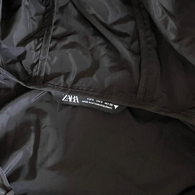 ZARA(ザラ)の未使用品！ZARA ザラ ウォーターリペレント　ポケッタブルレインコート レディースのジャケット/アウター(ナイロンジャケット)の商品写真