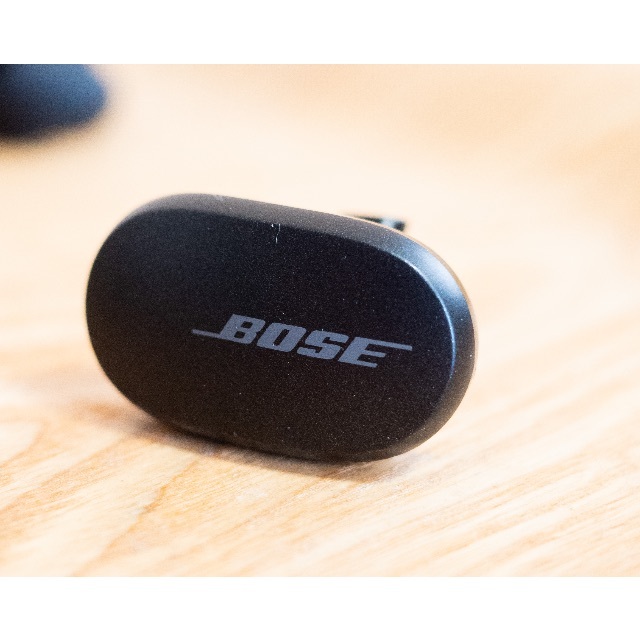 BOSE(ボーズ)のBose QuietComfort Earbuds　トリプルブラック スマホ/家電/カメラのオーディオ機器(ヘッドフォン/イヤフォン)の商品写真