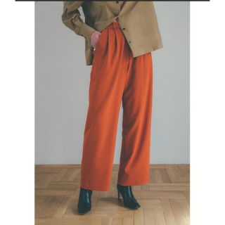 クラネ(CLANE)のclane BASIC TUCK PANTS オレンジ(カジュアルパンツ)