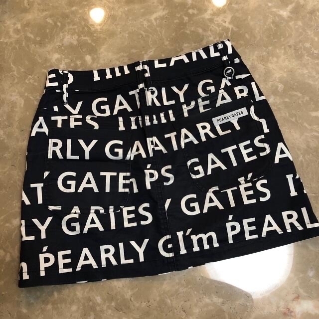 PEARLY GATES(パーリーゲイツ)の【さやか様専用】パーリーゲイツ  コットンスカート  ゴルフウェア　ロゴ　1　 スポーツ/アウトドアのゴルフ(ウエア)の商品写真