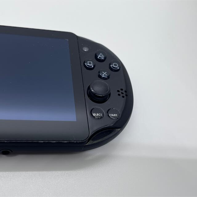 PlayStation Vita(プレイステーションヴィータ)のPlayStation®Vita（PCH-2000シリーズ） Wi-Fiモデル エンタメ/ホビーのゲームソフト/ゲーム機本体(携帯用ゲーム機本体)の商品写真