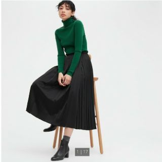 ユニクロ(UNIQLO)の★のかみ様専用★アシンメトリープリーツスカート（丈標準78～82cm）(ロングスカート)