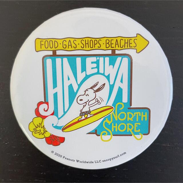 SNOOPY(スヌーピー)の新品❤️SNOOPY'S SURF SHOPスヌーピーサーフショップ缶バッジ エンタメ/ホビーのおもちゃ/ぬいぐるみ(キャラクターグッズ)の商品写真