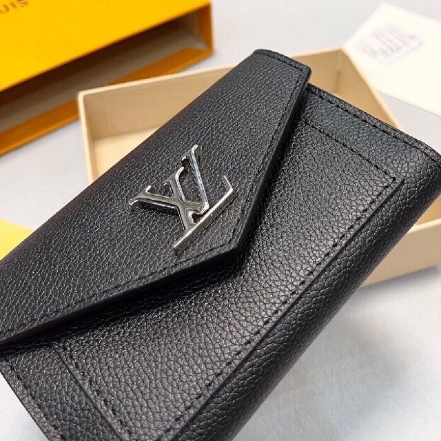 激安速報】LOUIS VUITTON 未使用に近い Louis vuittonルイヴィトン さいふ 折り財布の通販 by Sal's  shop｜ルイヴィトンならラクマ財布