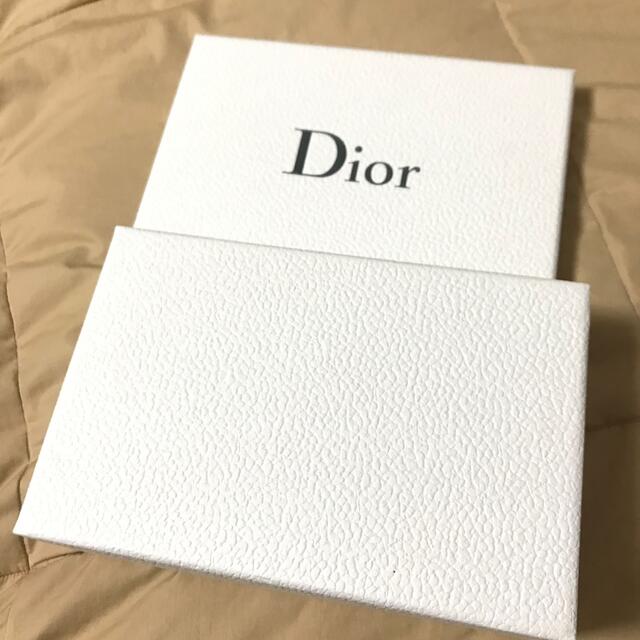 Dior(ディオール)のDior ディオール 箱 21.5×14×7 cm レディースのバッグ(ショップ袋)の商品写真