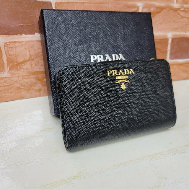 正規鑑定済 PRADA サフィアーノ 黒 ブラック プラダ財布