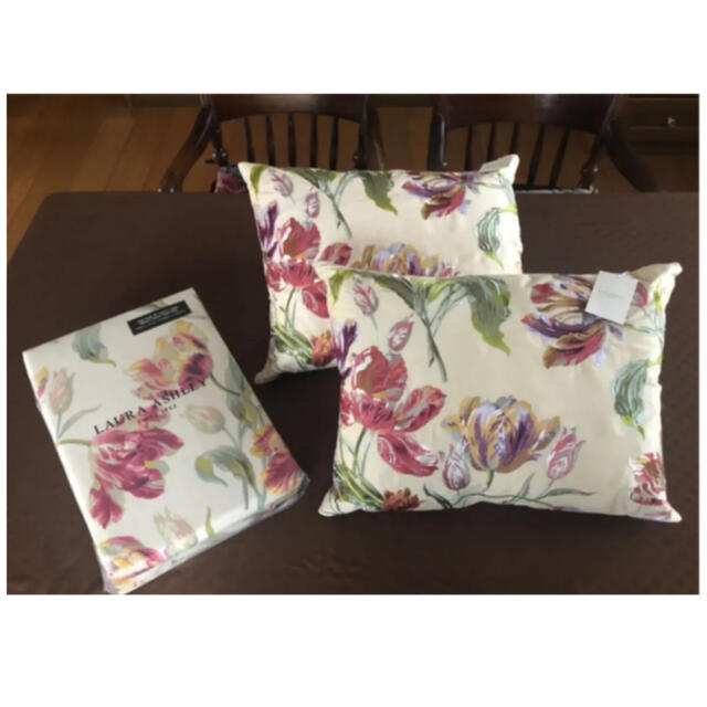 LAURA ASHLEY - 新品未使用 ローラアシュレイ カーテン*クッション 3