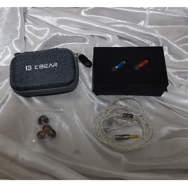 【KBEAR】Neon スマホ/家電/カメラのオーディオ機器(ヘッドフォン/イヤフォン)の商品写真