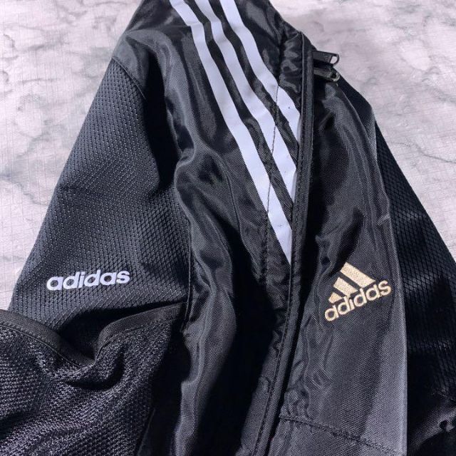 adidas(アディダス)のOLD 90s adidas ワンショルダー スリング ボディバッグ y2k 黒 メンズのバッグ(ボディーバッグ)の商品写真