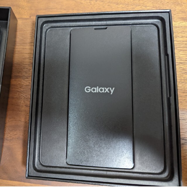 Galaxy(ギャラクシー)のgalaxy z fold3 docomo版　使用頻度少 スマホ/家電/カメラのスマートフォン/携帯電話(スマートフォン本体)の商品写真