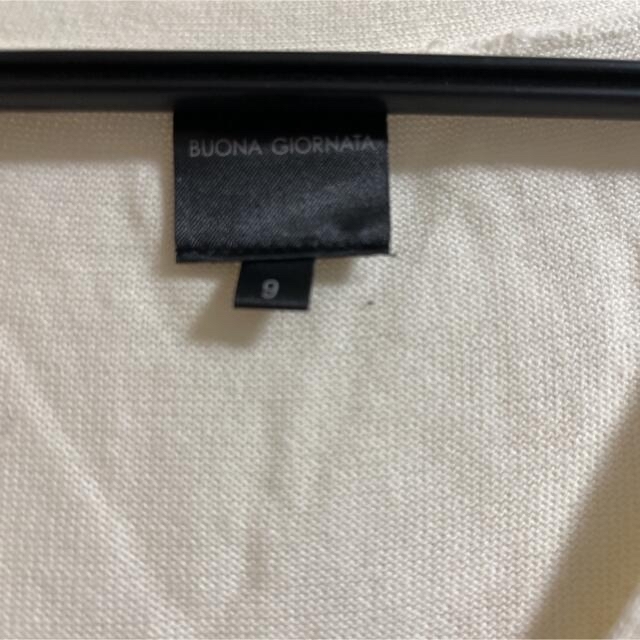 BUONA GIORNATA(ボナジョルナータ)の白カーディガン　ボナジョルナータ　薄手ニット　おまけ付き レディースのトップス(カーディガン)の商品写真