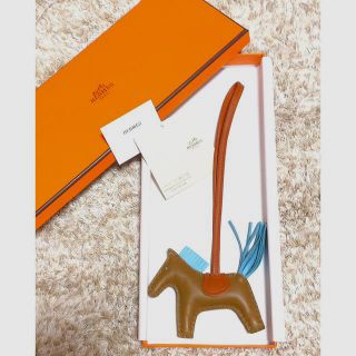 エルメス(Hermes)の【新品未使用】ロデオチャームPM✨お馬さんカラー✨(バッグチャーム)