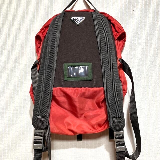 PRADA(プラダ)の希少　プラダV135 REDバックパック レディースのバッグ(リュック/バックパック)の商品写真