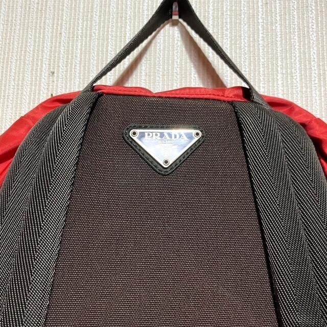 PRADA(プラダ)の希少　プラダV135 REDバックパック レディースのバッグ(リュック/バックパック)の商品写真