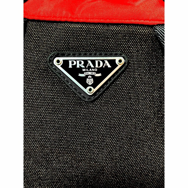 PRADA(プラダ)の希少　プラダV135 REDバックパック レディースのバッグ(リュック/バックパック)の商品写真