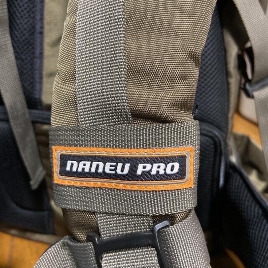 naneu PRO リュック型カメラバック