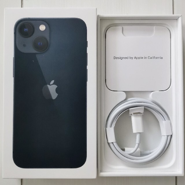 iPhone(アイフォーン)の中古美品iPhone13mini　ミッドナイト　128GB simフリー スマホ/家電/カメラのスマートフォン/携帯電話(スマートフォン本体)の商品写真