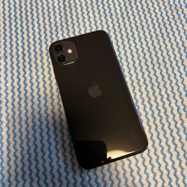 Apple(アップル)のiPhone11 128gb 本体 ブラック Simフリー スマホ/家電/カメラのスマートフォン/携帯電話(スマートフォン本体)の商品写真