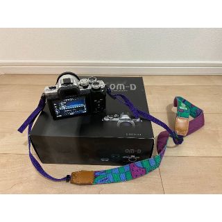 オリンパス(OLYMPUS)の[値下げ][中古]OM-D E-M10 Mark II(デジタル一眼)