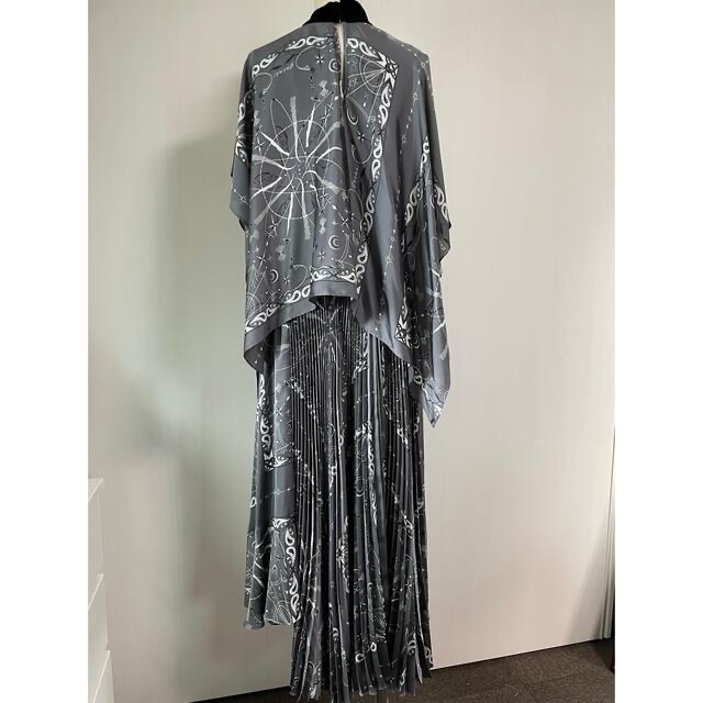 sacai - ⭐︎sacai⭐︎サカイ⭐︎dr.wooコラボワンピースの通販 sacai - ⭐︎sacai⭐︎サカイ⭐︎dr.wooコラボワンピースの通販