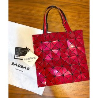 バオバオイッセイミヤケ(BaoBaoIsseyMiyake)のBAOBAO ISSEY MIYAKE LUCENT ルーセント メタリック 赤(トートバッグ)