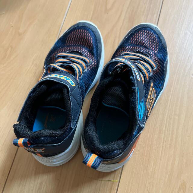 SKECHERS(スケッチャーズ)のスケッチャーズ キッズ/ベビー/マタニティのキッズ靴/シューズ(15cm~)(スニーカー)の商品写真