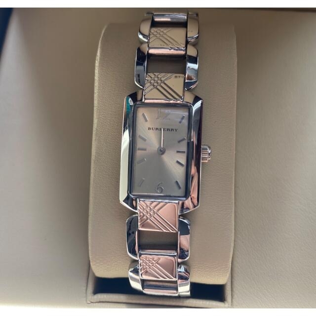BURBERRY(バーバリー)の【美品】Burberry レディース　腕時計　シルバー レディースのファッション小物(腕時計)の商品写真